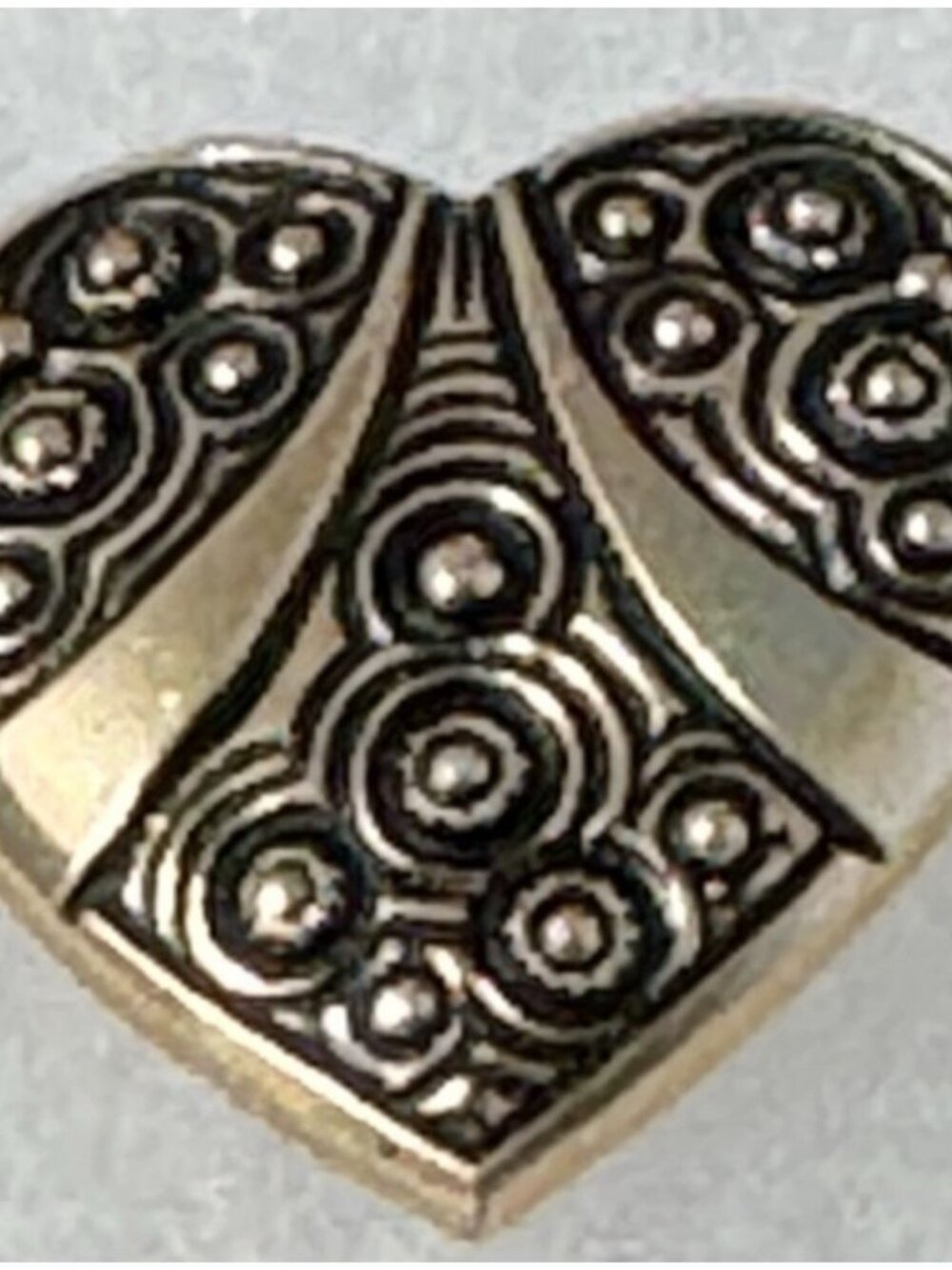 Heart Brooch Pin Gold Tone Vintage Etched Swirl Design - Picture 10 of 10